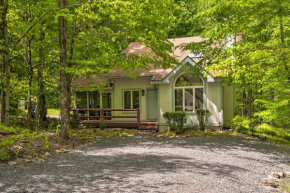 Peaceful Pocono Lake Home with Screened Porch!